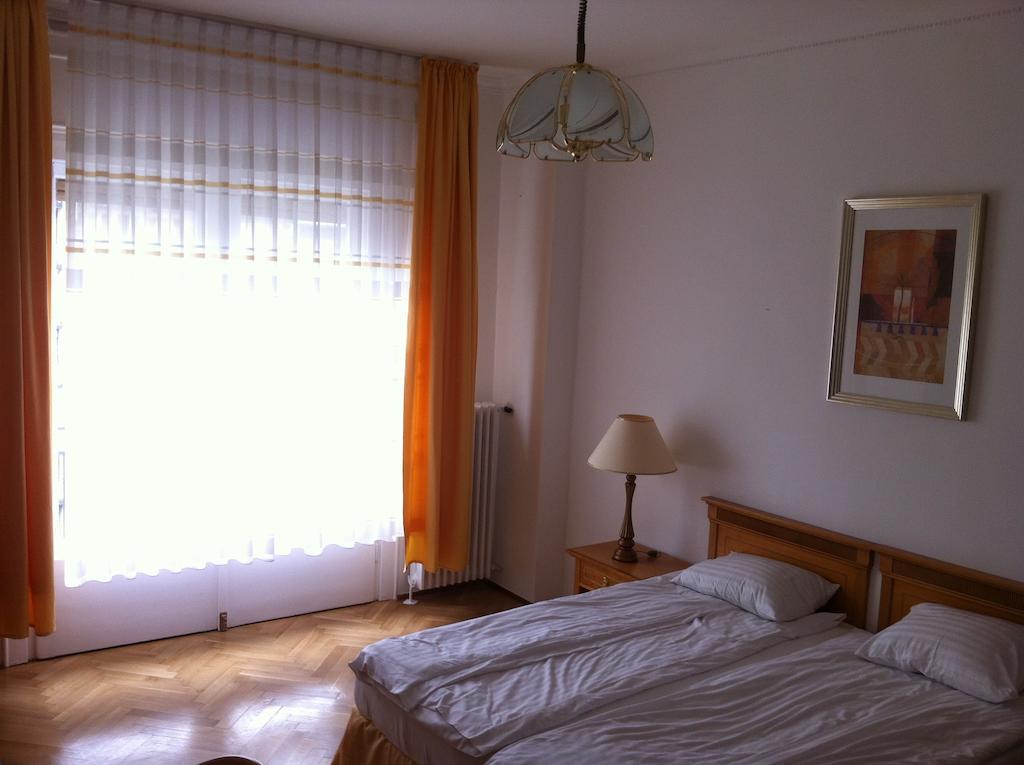 Budapest Flat Rent Bilik gambar