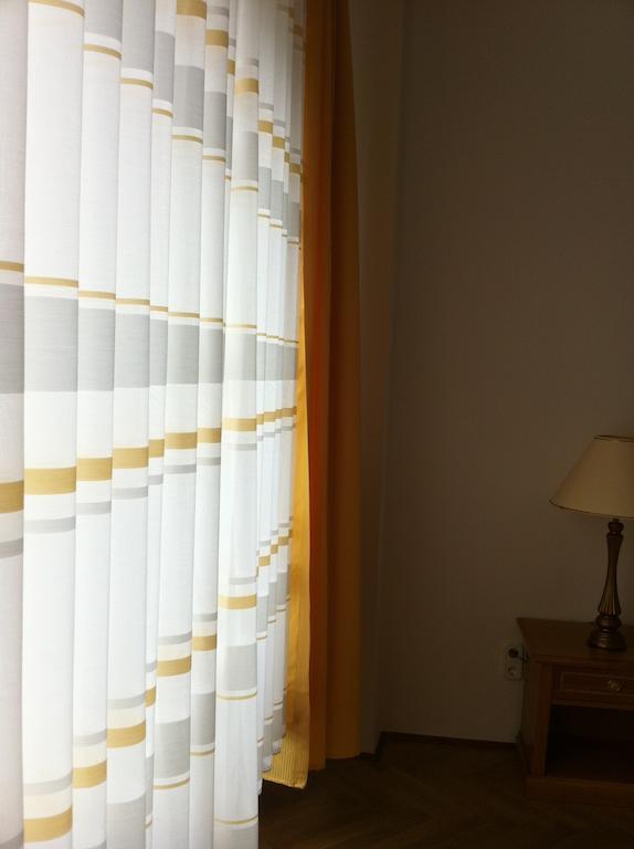 Budapest Flat Rent Bilik gambar